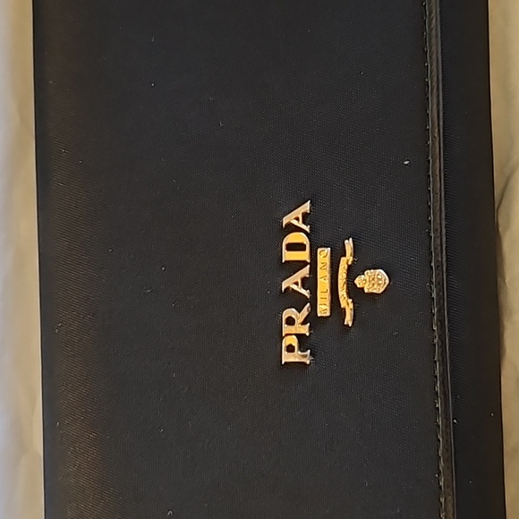 Prada Black Nylon & Saffiano wallet - includes box and card - Picture 8 of 16